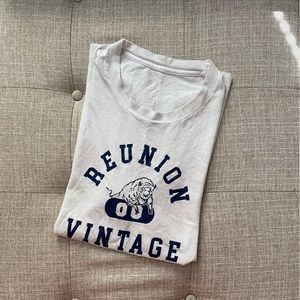 Reunion Vintage Distressed Logo Tee